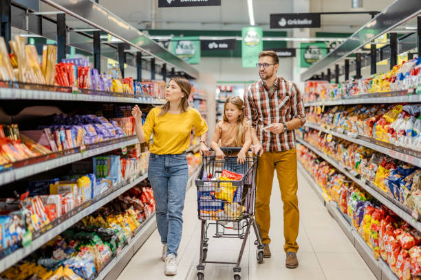 istock Family Shopping in Supermarket 1432352004
