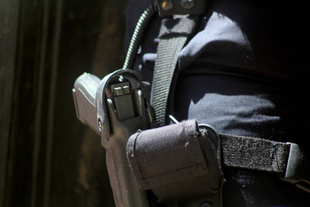 istock British armed police officer London England 1432362003