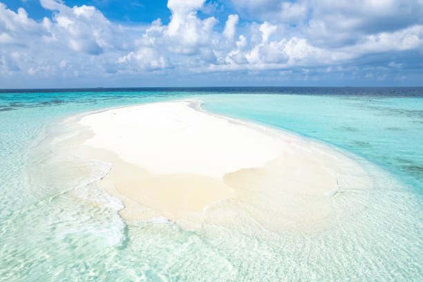 istock Elevated view of sandbar in Maldives 1432364103