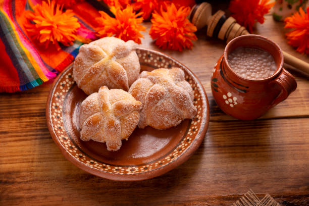istock Mexican Sweet Bread Pan de Muerto and Chocolate 1432390758