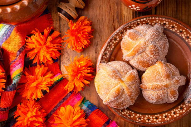 istock Mexican Sweet Pan de Muerto Flat Lay 1432391096