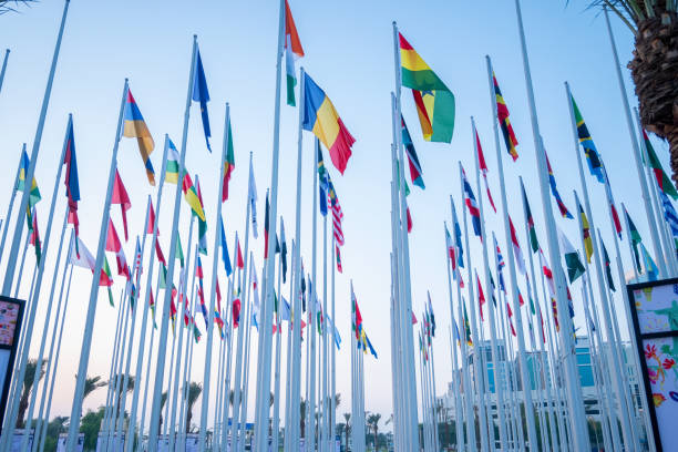 iconico landmark flag plaza mia park qatar - fifa world cup foto e immagini stock