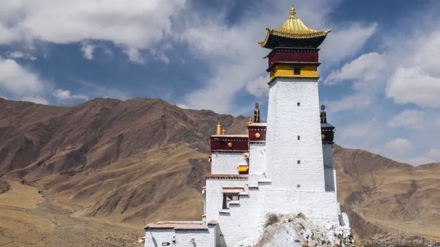 The first palace in Tibet