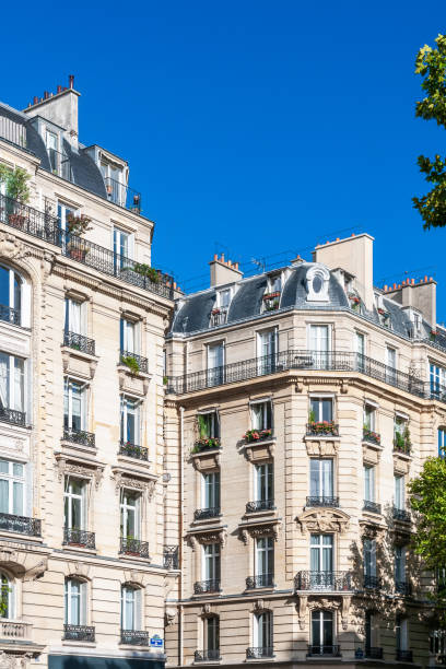 istock Facade of a Parisian building 1432540564