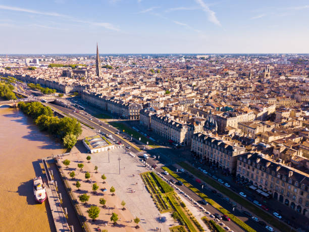 istock French city Bordeaux and Garonne river 1432559402