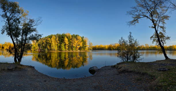 istock Autumn calm on a sunny day 1432584658