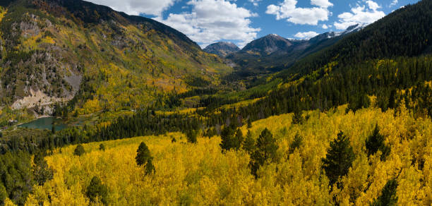 istock Colorado Rocky Mountains during the the fall season 1432602733