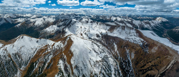 istock Colorado Rocky Mountains during the the fall season 1432602741