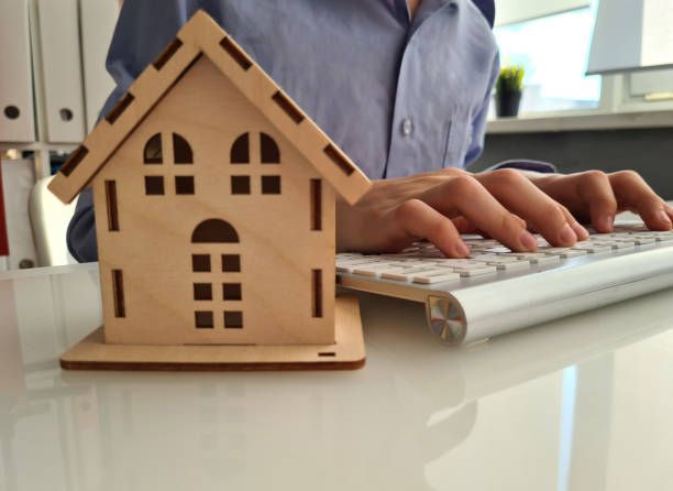 istock Person searches and books accommodation via Internet 1432637543
