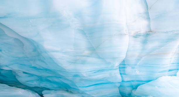 interior da caverna de gelo blackcomb - ice climbing - fotografias e filmes do acervo