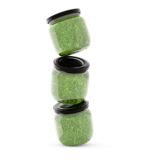 빈 포장, 모형. 흰색 배경에 녹색 페스토가있는 유리 병 250ml. 3d 그림, 3d 렌더링 - jar pesto sauce packaging food 뉴스 사진 이미지