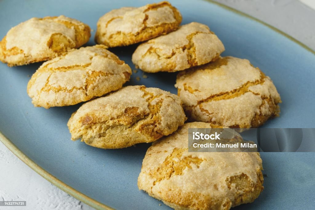 Perrunillas are a type of traditional sweet pastry, typical of Salamanca, Castile-Leon and Extremadura. It is characterised by its dry and rough texture. Almond Stock Photo