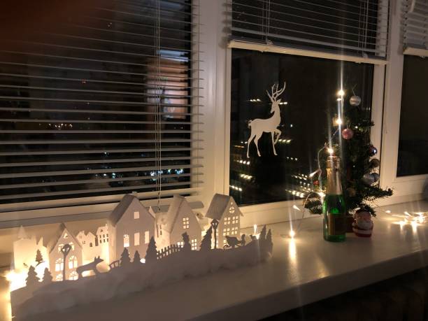 istock Christmas paper houses 1432786170
