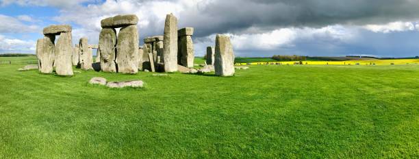 istock Panoramic view of the Stonehenge under a cloudy sky 1432812852