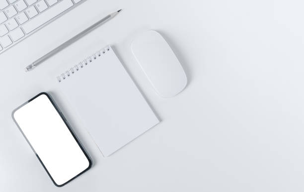 white office desk - mouse pad imagens e fotografias de stock