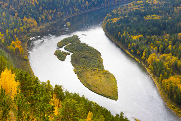 istock Island in the middle of the river 1432885457