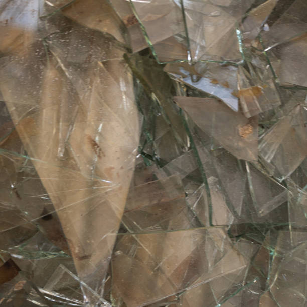 istock Background of dangerous broken and dirty glass 1432936000