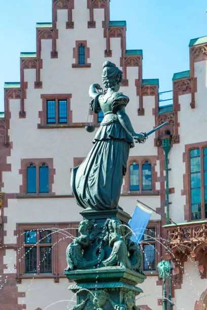 statue of Lady Justice at the Roemer in Frankfurt, in background facade of old town hall, Frankfurt, Germany