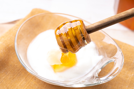 honey in yogurt