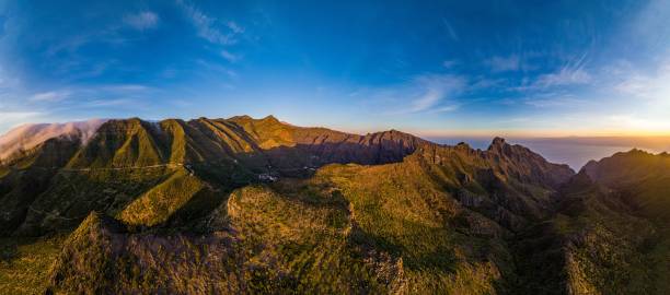 istock Mesmerizing view of the mountains under a blue sky 1433075494