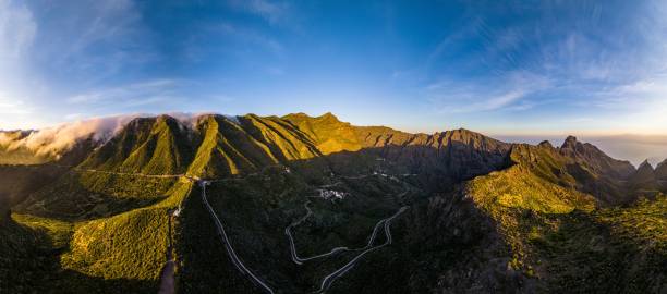 istock Mesmerizing view of the mountains under a blue sky 1433075498