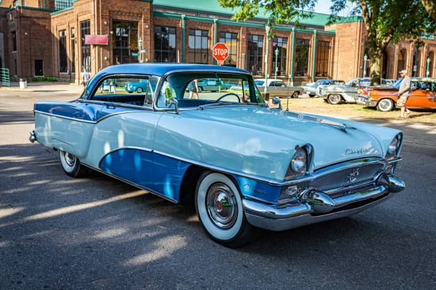 1955 packard clipper super panama 2 puertas techo rígido - hardtop fotografías e imágenes de stock