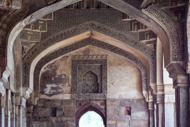Mughal Architecture inside Lodhi Gardens, Delhi, India, Beautiful Architecture Inside the The Three-domed mosque in Lodhi Garden is said to be the Friday mosque for Friday prayer, Lodhi Garden Tomb arquitectura mogol dentro de los jardines de lodhi, delhi, india, hermosa arquitectura dentro de la mezquita de tres cúpulas en el jardín de lodhi se dice que es la mezquita del viernes para la oración del viernes, tumba del jardín de lodhi