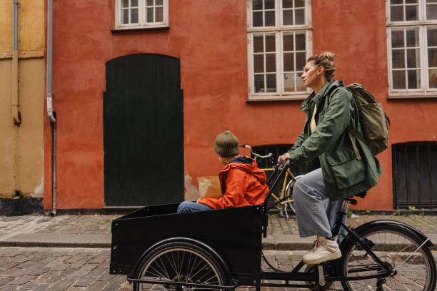 istock Running errands around the city 1433186241