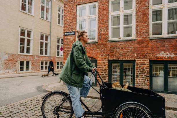 istock Running errands around the city 1433187135