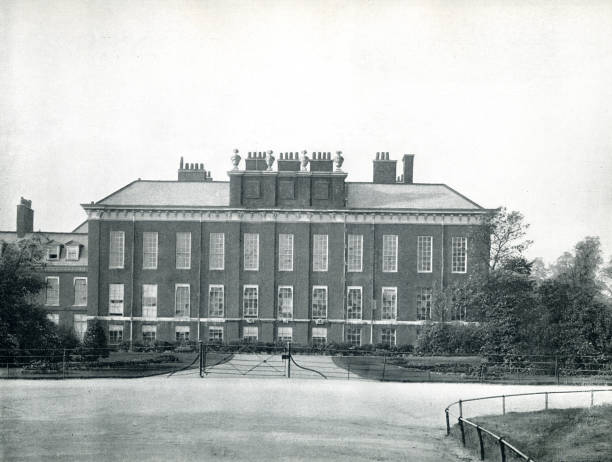 istock Kensington Palace 19th century London 1433301609