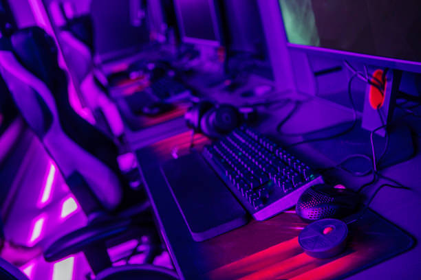 istock Esports Gaming computer room and lights 1433303496