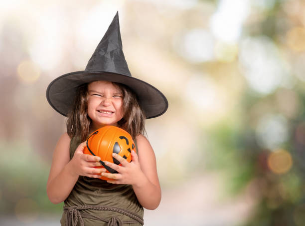 istock Child with halloween bucket 1433306599