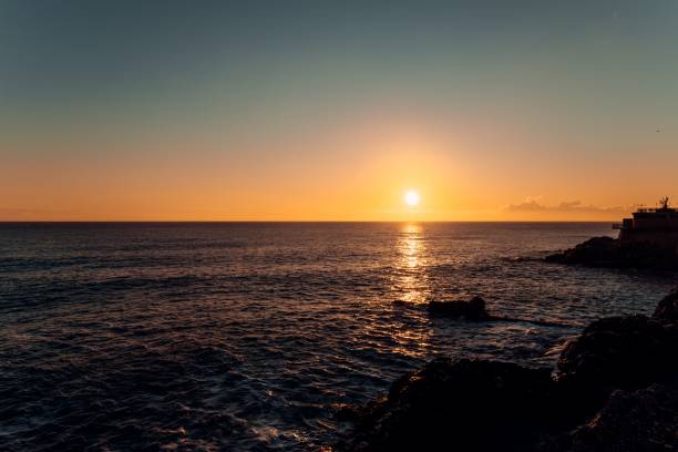 istock Mesmerizing view of a beautiful seascape at scenic sunset 1433341205