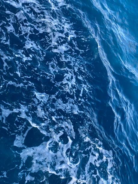 istock Vertical shot of foamy water surface 1433353876