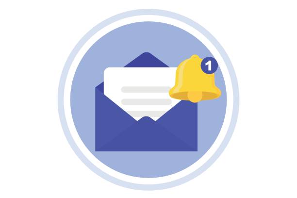 ilustrações, clipart, desenhos animados e ícones de abra envelope com carta e sino de alerta dourado. nova mensagem recebida, envio de e-mails. conceito de envio e recebimento de mensagens de e-mail. mensagem de e-mail. nova notificação para lembrete de mídia social - a usar um telefone