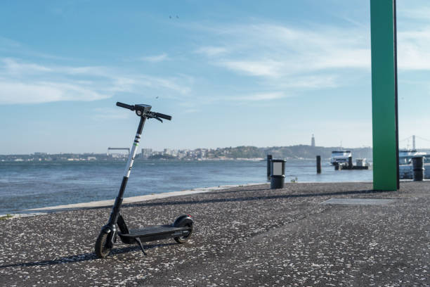 istock Navy Dock Promenade, Lisbon, Portugal 1433410352