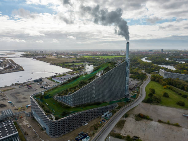 copenhill construção de pista de esqui vista aérea - amager - fotografias e filmes do acervo