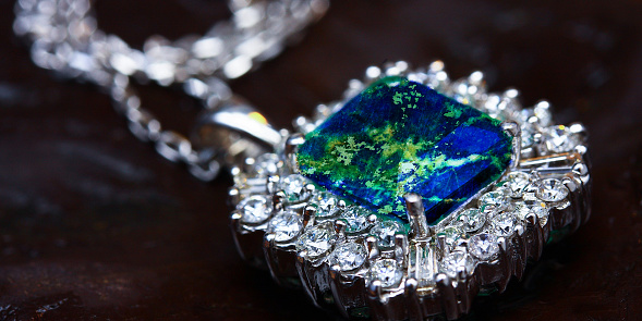 jewelry opal Is a gem that has beautiful colors Rare and expensive