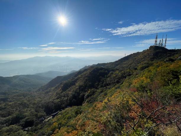 istock Autumn Hiking in Seoul 1433504463