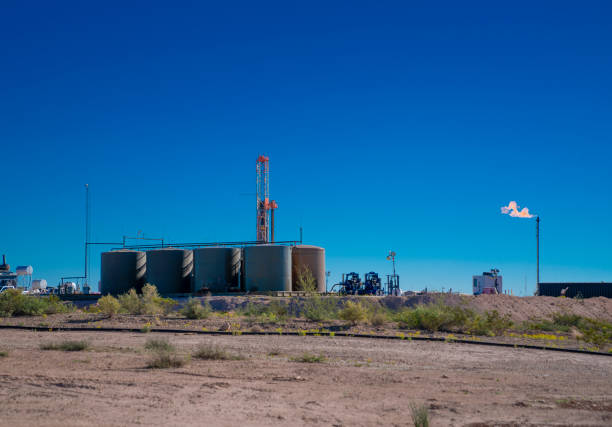 istock Drilling Rig Platform in New Mexico - USA 1433511339