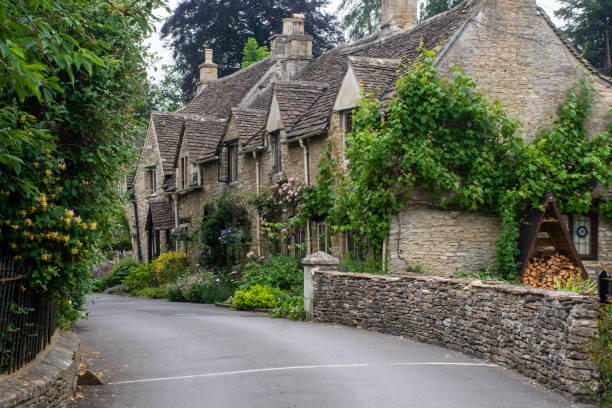 istock Row of traditional cottages Castle Combe 1433539959