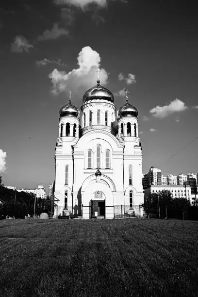 Photo of Vertical shot of the Church of All Saints in Moscow's Cheremushki District