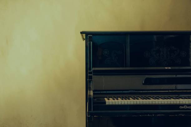 istock Old piano in an abandoned building 1433556407