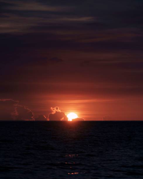 istock Vertical shot of a sea during the sunset 1433564539