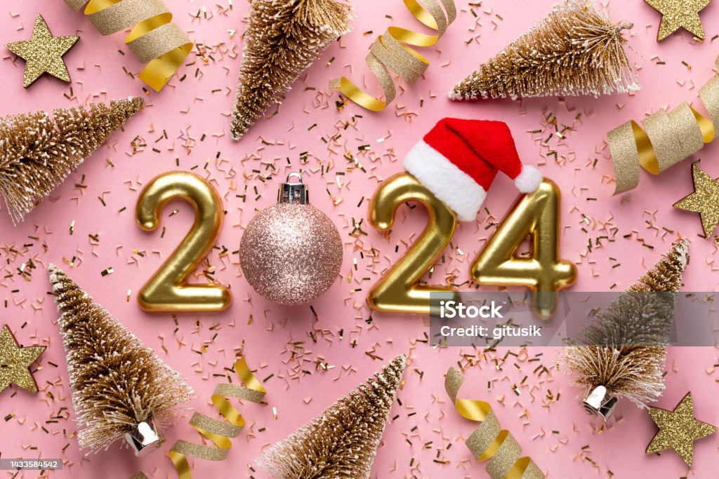 Foto de Pôster Feliz Do Ano Novo 2023 Fundo De Natal Com Números De Ouro  2023 e mais fotos de stock de 2023 - iStock