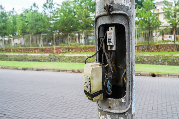 istock Miniature Circuit Breaker (MCB), which is old, has worn out with age, but still functions well. 1433588478