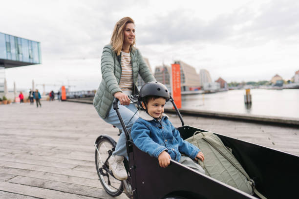 istock Cargo bike ride with my mom 1433641270