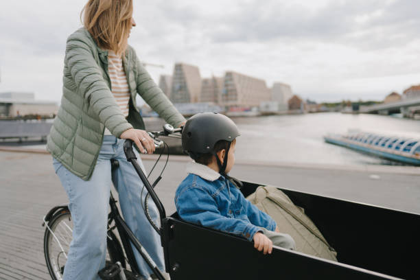 istock Cargo bike ride with my mom 1433642147