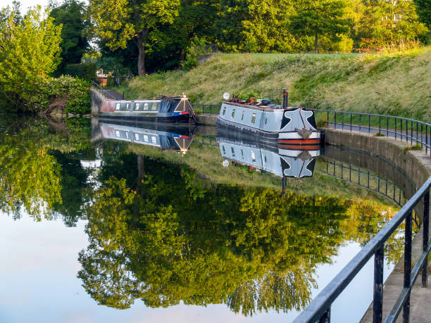 istock Traditional river barges converted to holday accommodation on Avon River 1433643416