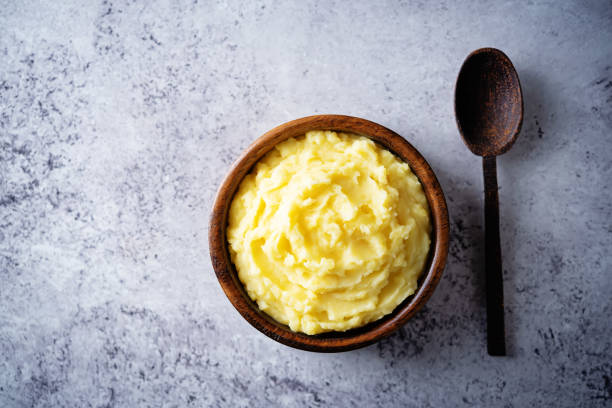istock Mushed potato in a bowl 1433664713